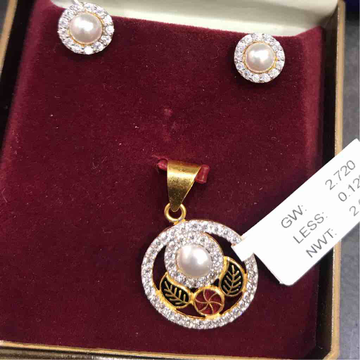 916 gold fancy pandent set mina moti by D.M. Jewellers