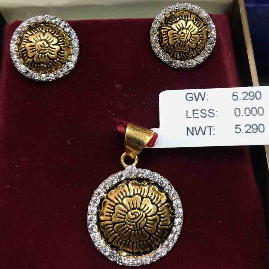 22 ct gold antique pendant set for Luxury